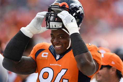 DeMarcus Ware talks upcoming Hall of Fame enshrinement, golf game, Super Bowl 50 season and “total turnaround” he expects from Broncos